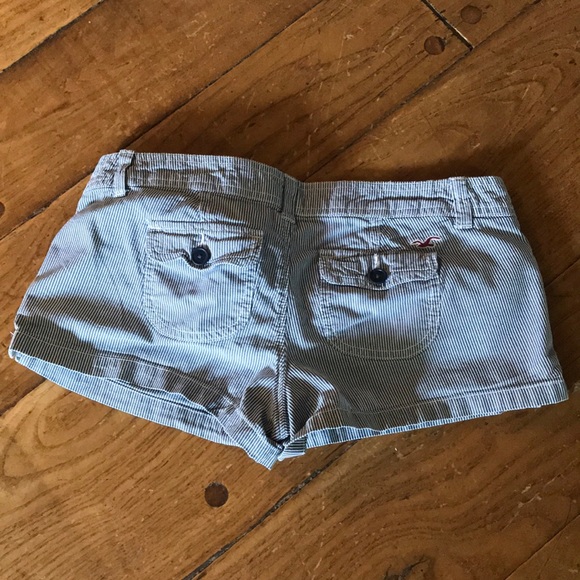 Women’s Shorts - Picture 2 of 3